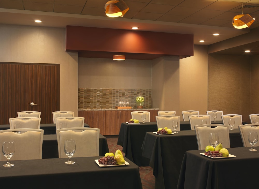 The Broadway Columbia A Doubletree By Hilton 31/41