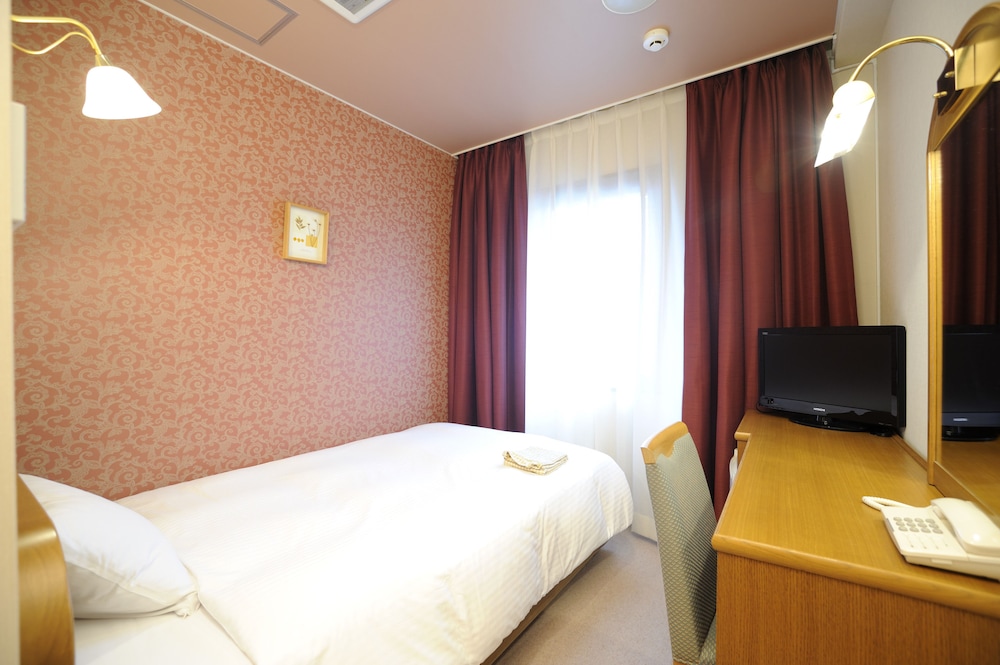 Hotel Eclair Hakata 3/22