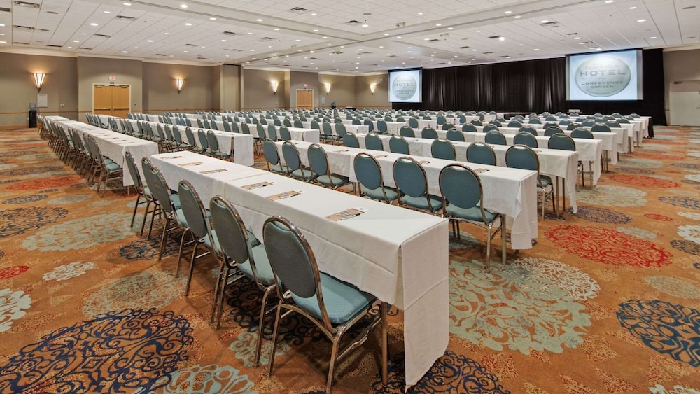 Florida Hotel and Conference Center 48/58