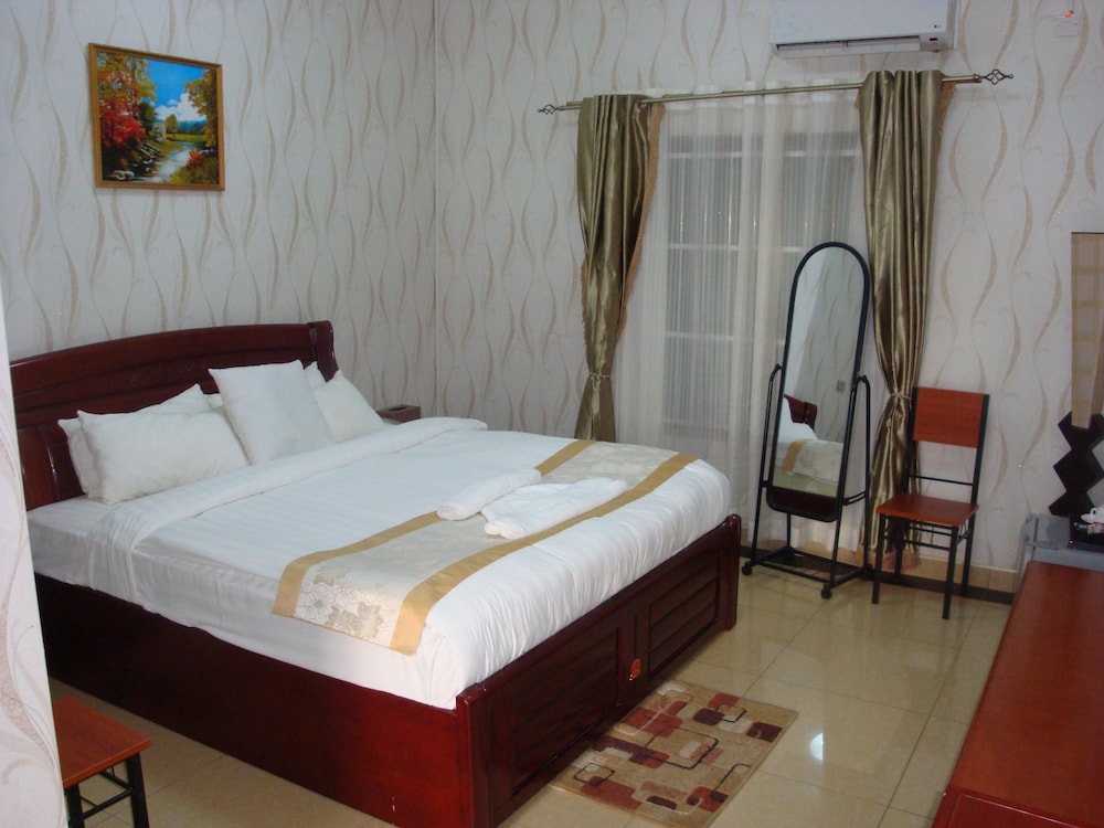 Golden Zambezi Lodge 12/33