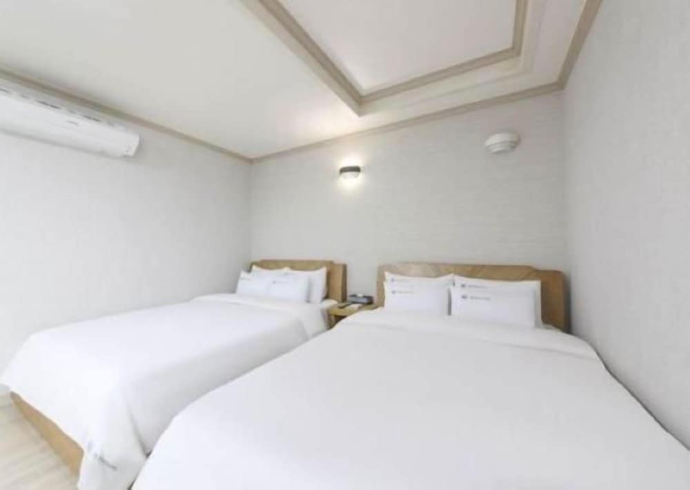 Mj Tour Hostel 13/47