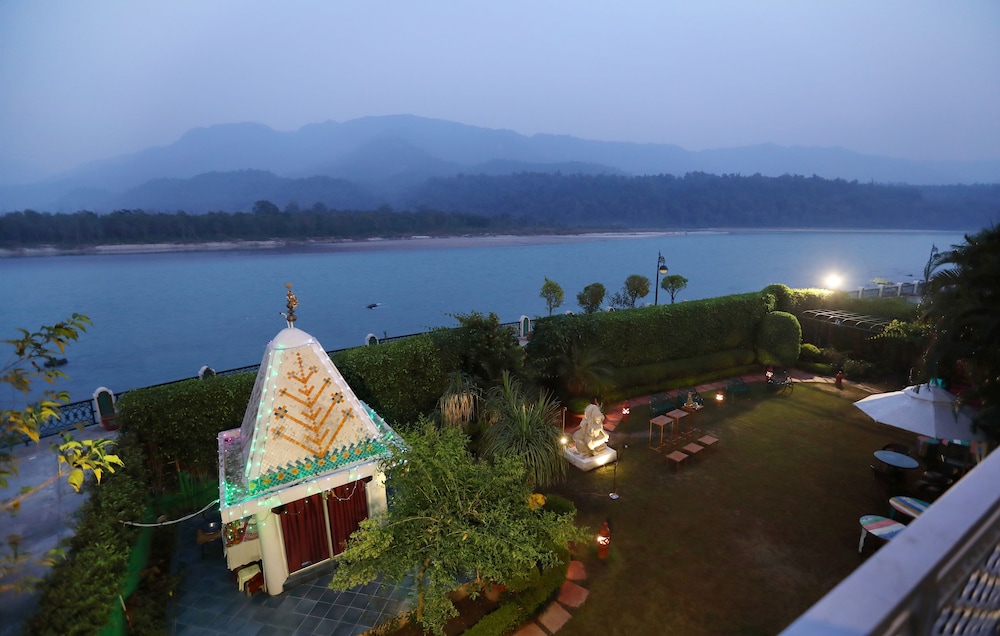 Ganga Kinare A Riverside Boutique Hotel 4/50