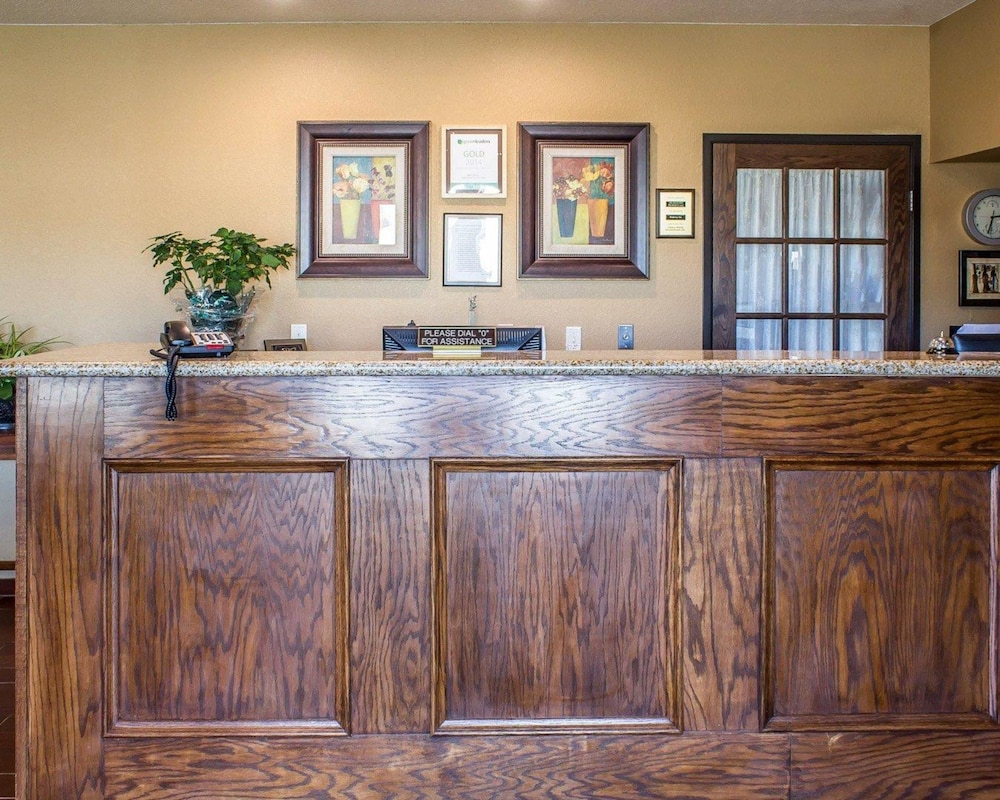 Rodeway Inn & Suites near Okoboji Lake 6/35