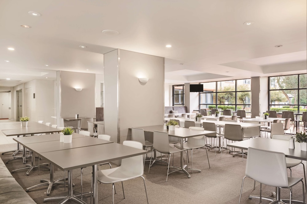 Mercure Sydney Manly Warringah 60/73