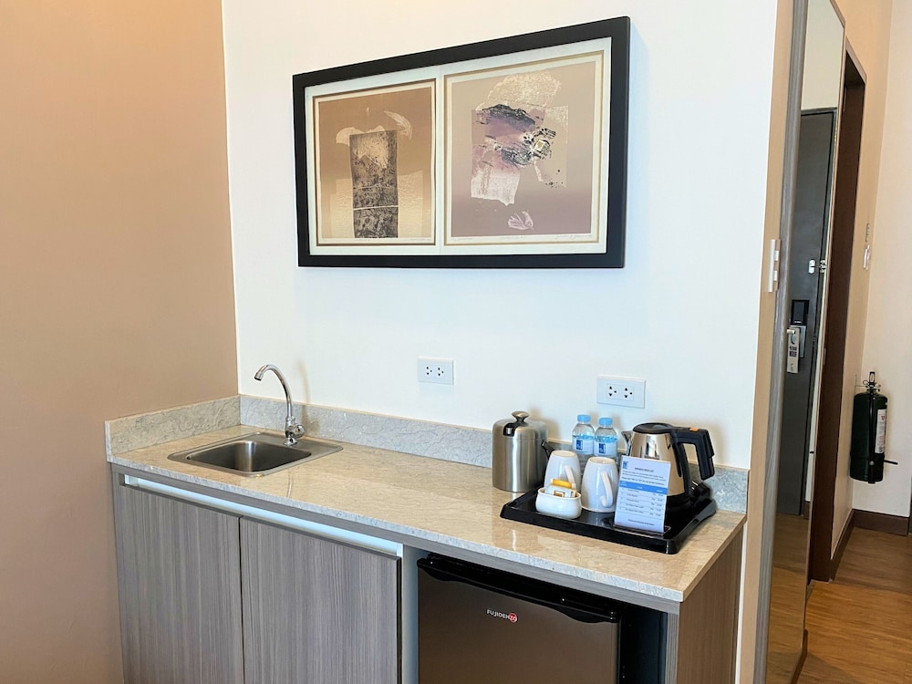 One Pacific Place Serviced Residences 6/38