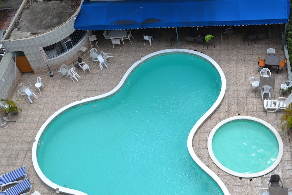 Hotel Renacer 32/34