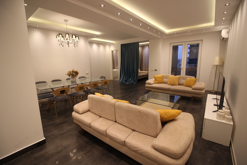 Maxela Apartments 34/50