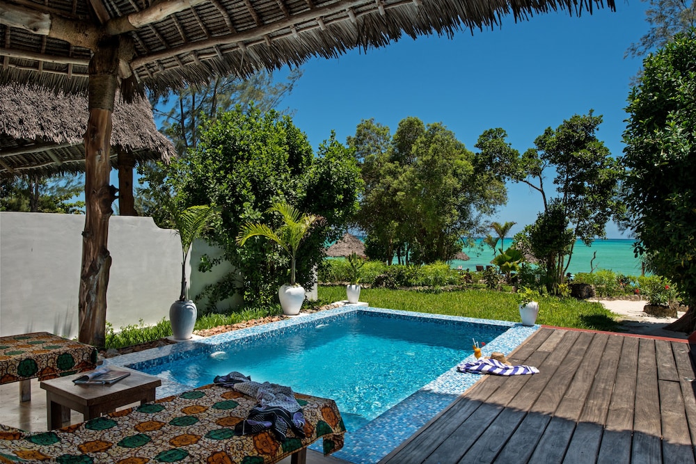 Pongwe Beach Hotel 46/50