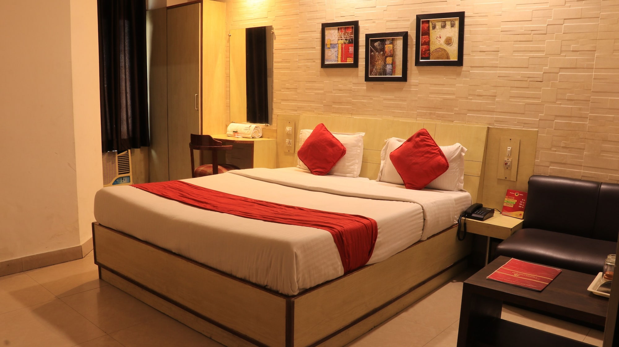 Super, Deluxe, Double Bed، Oyo Rooms Ludhiana Railway Station Clock Tower 4/4