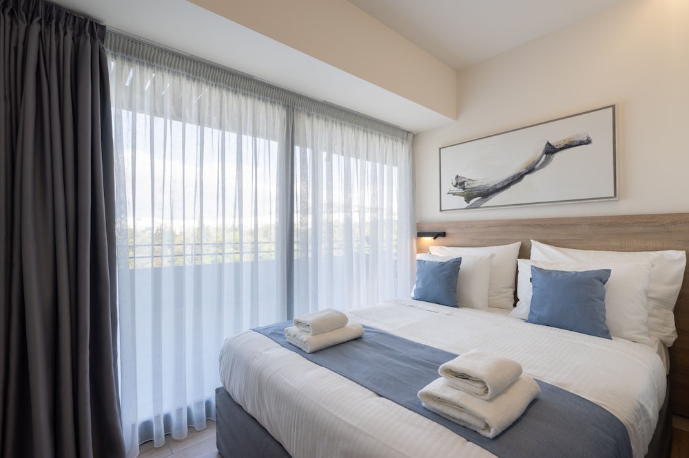 Loft, City, Queen Bed