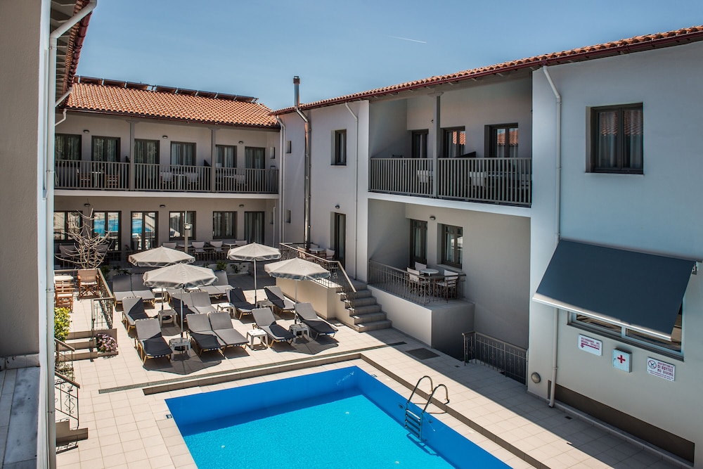 Kiwi Apartments 9/27