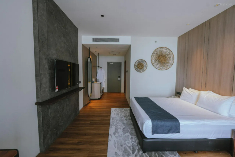 Room, Double Bed, Mountain View