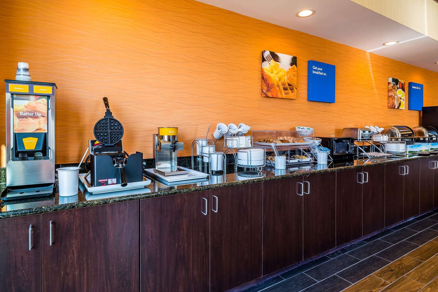 Comfort Inn & Suites Moore - Oklahoma City 30/48