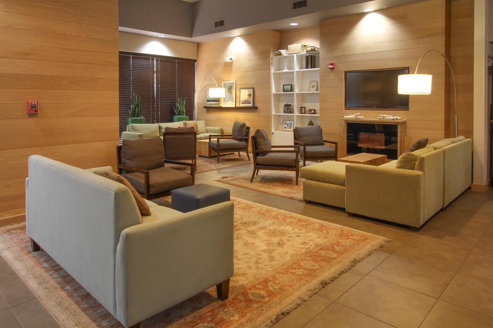 GreenTree Inn and Suites Phoenix Sky Harbor 34/65