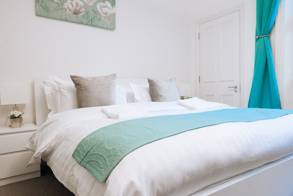 Mayfair Guesthouse 35/50