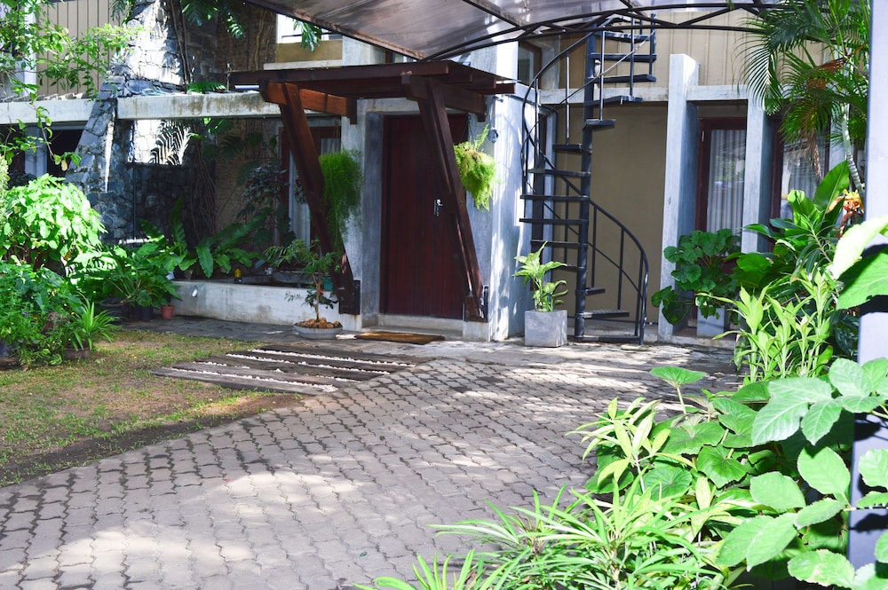 Villa Tulip Garden 13/15