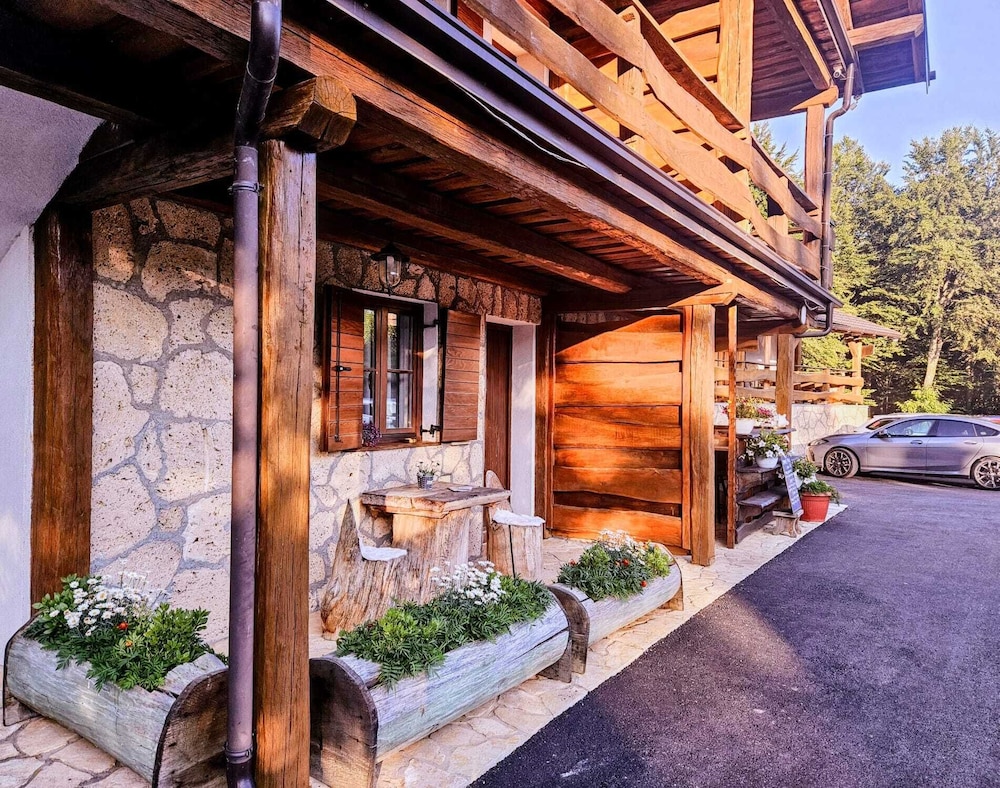Plitvica Lodge 3/50