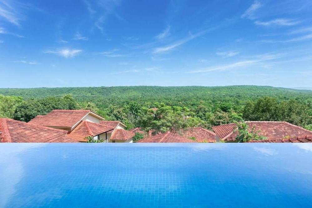 Aura Resort & Spa 48/50