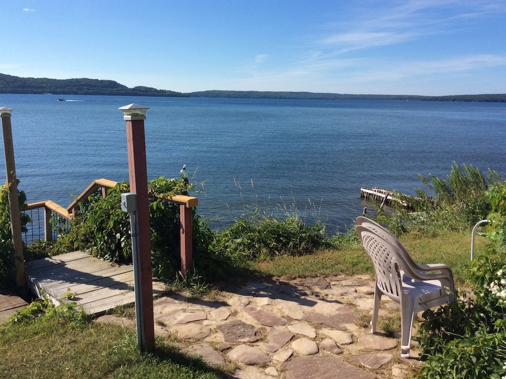 Pictured Rocks Bed and Breakfast 51/61