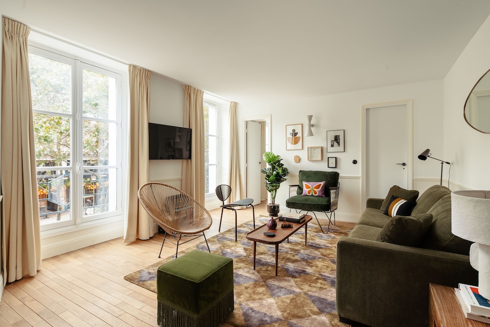 My Maison In Paris - Louvre 25/50