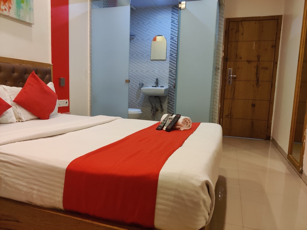 Hotel Grandeur Mumbai 9/23
