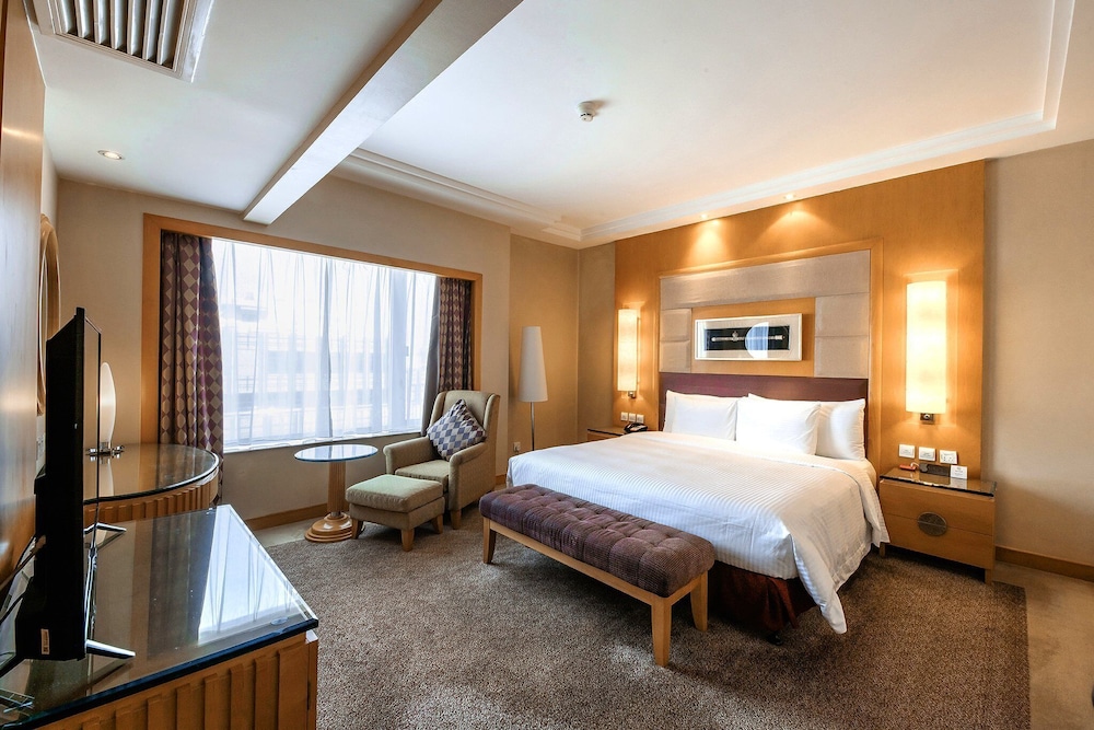 Crowne Plaza Shanghai 19/83