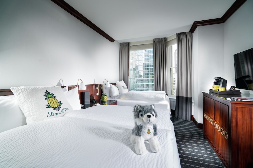 Staypineapple An Iconic Hotel The Loop Chicago 16/50