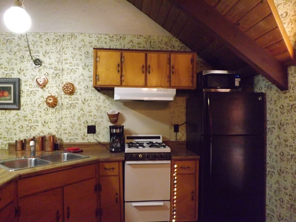 Arizona Mountain Inn and Cabins 8/50