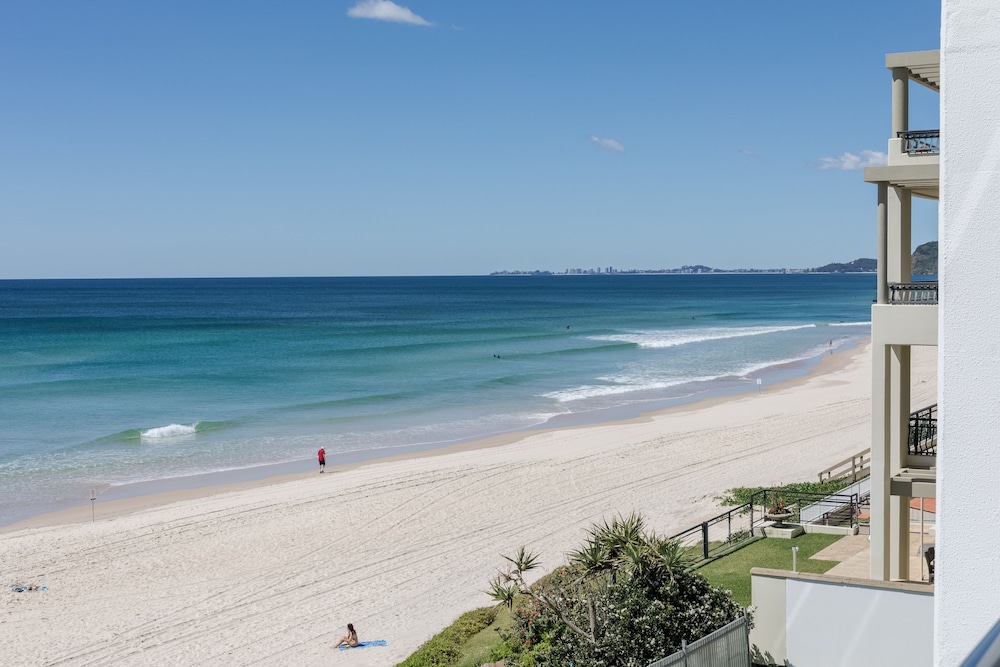 SPINDRIFT ON THE BEACH 37/75