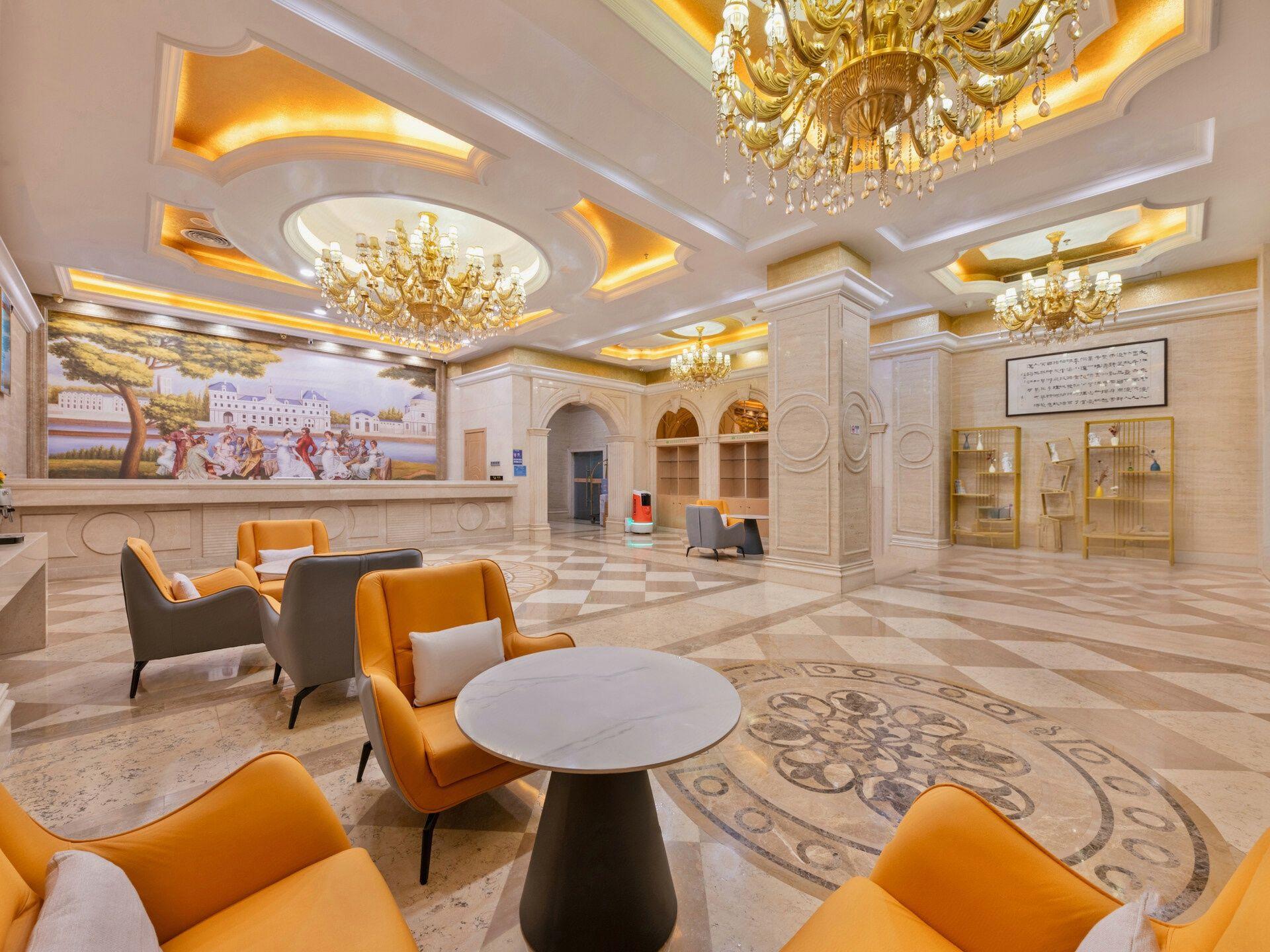 Vienna Hotel (Shenzhen Convention and Exhibition Center, Fuhai Qiaotou) 58/63