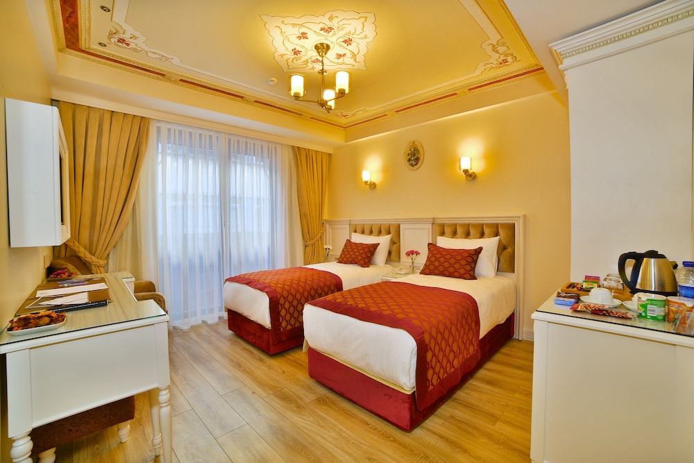 Deluxe, Double or Twin Bed