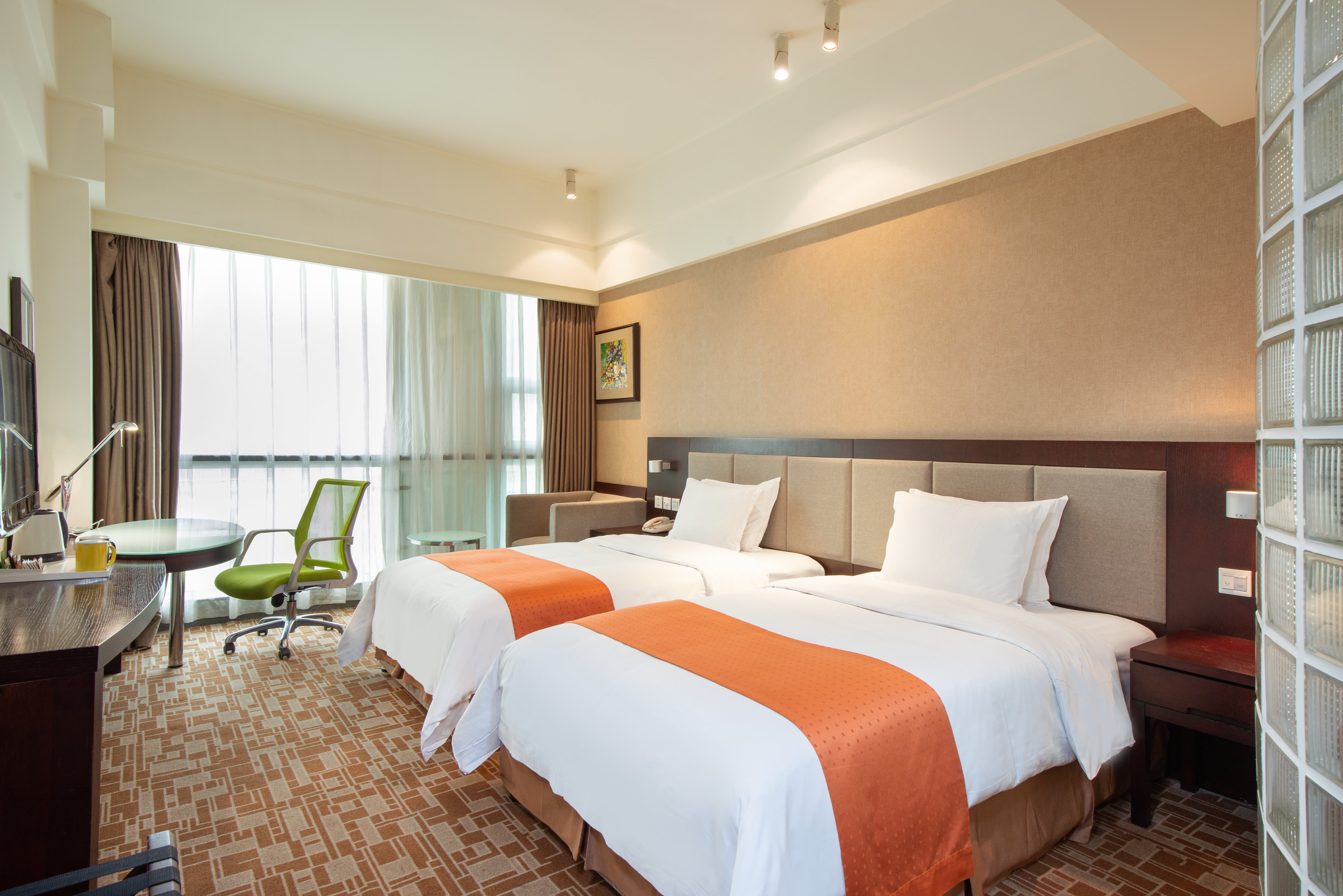 HOLIDAY INN EXPRESS CHENGDU WUHOU 16/48