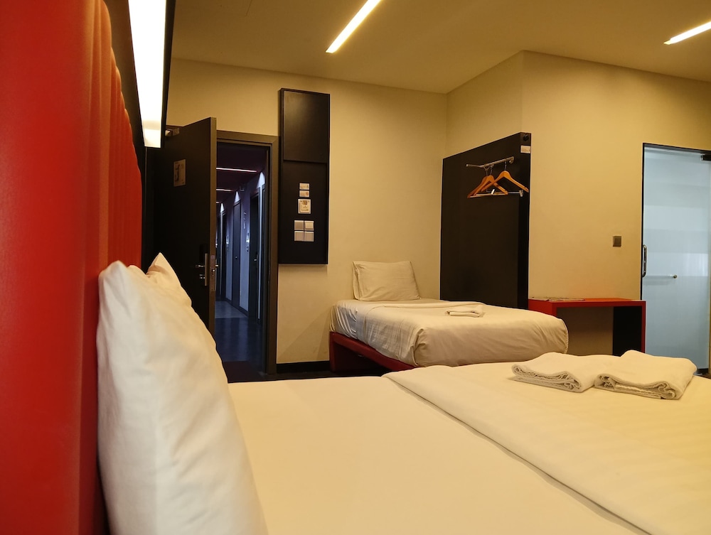 Hotel Regal Vista 16/48