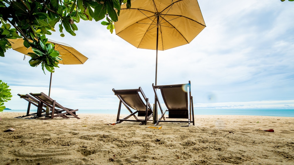 Baan Klang Aow Beach Resort 54/66