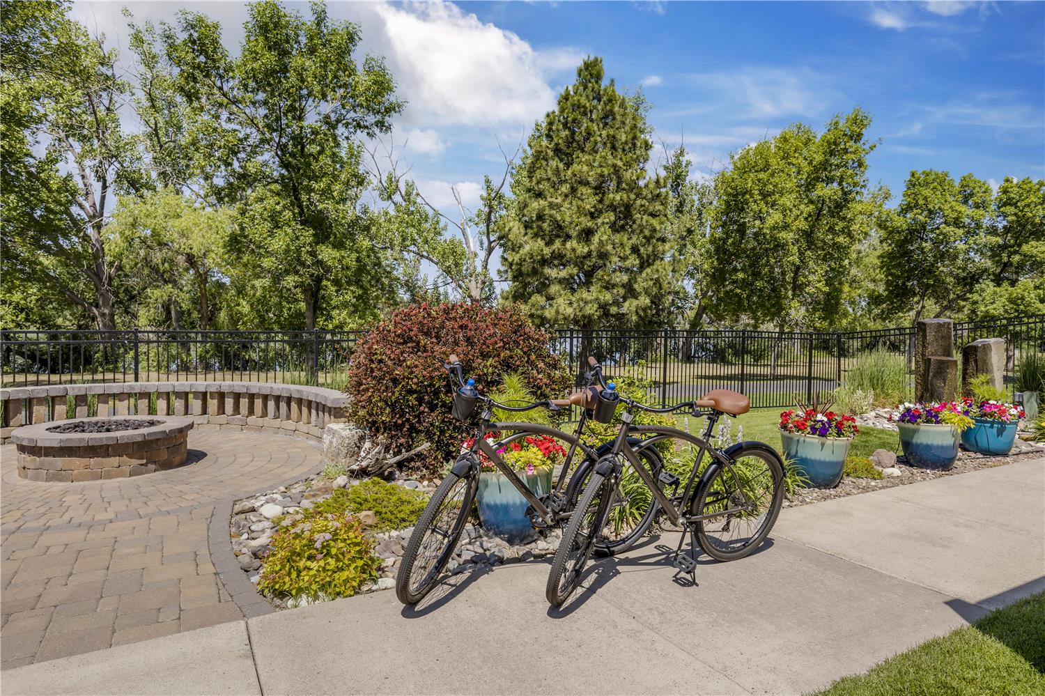 Best Western Plus Riverfront Hotel And Suites 22/37
