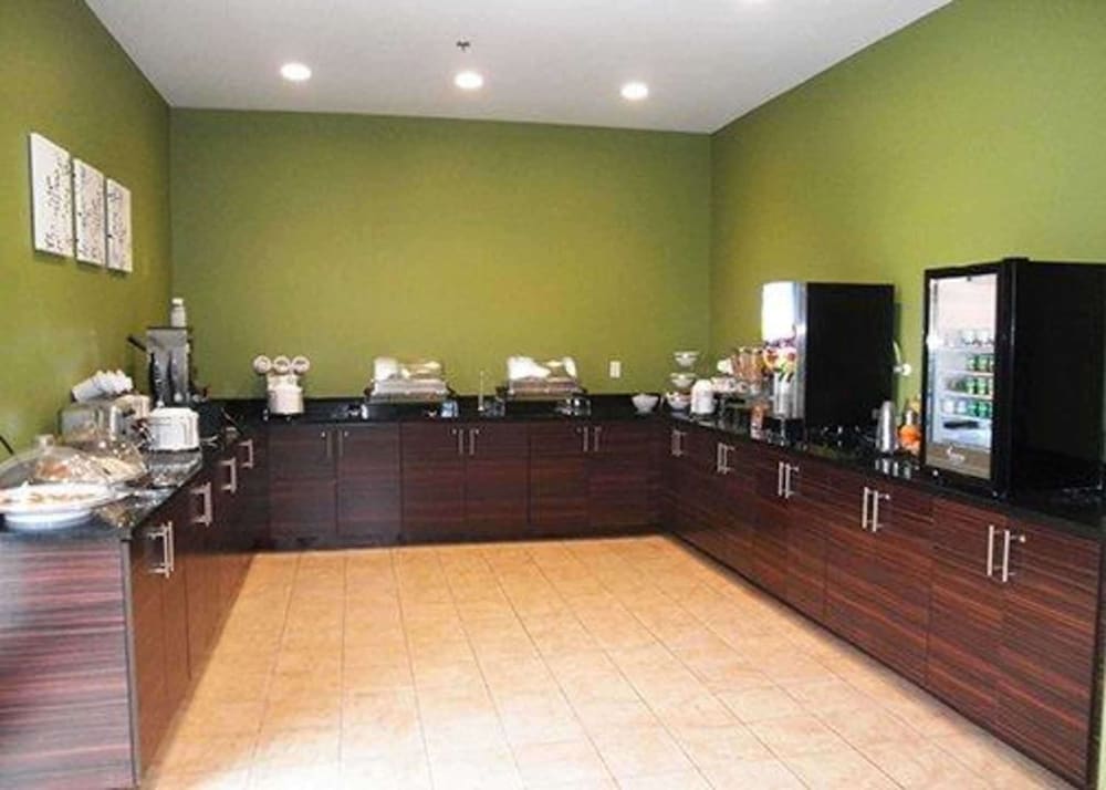Sleep Inn & Suites Belmont / St. Clairsville 20/45