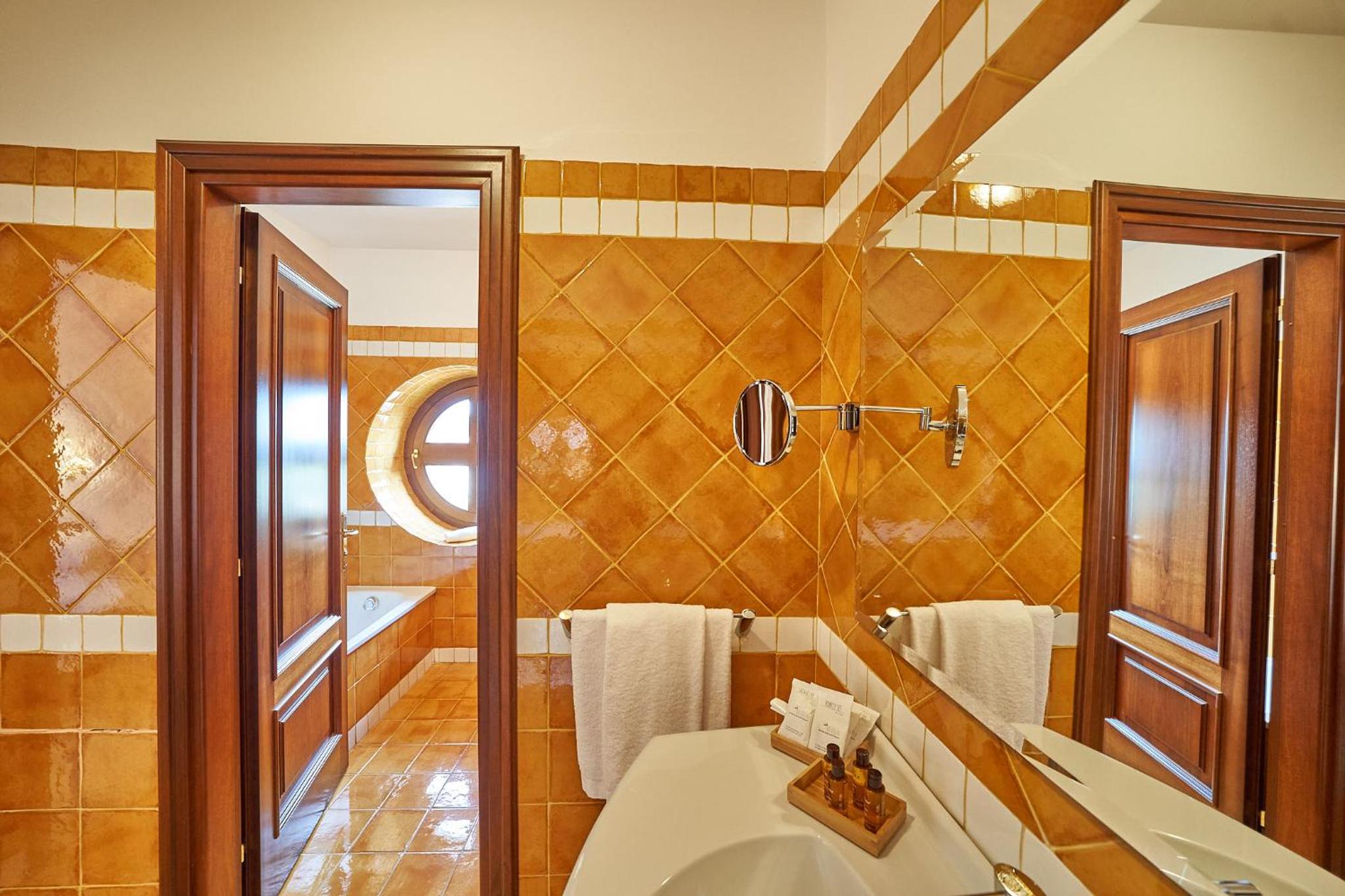 غرفة قياسية ثلاثية، Relais Santo Stefano 6/6