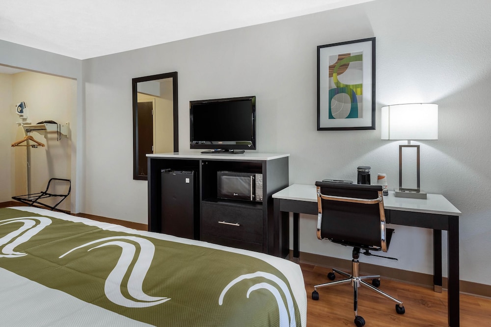 Quality Inn Coraopolis - Pittsburgh Airport 31/32