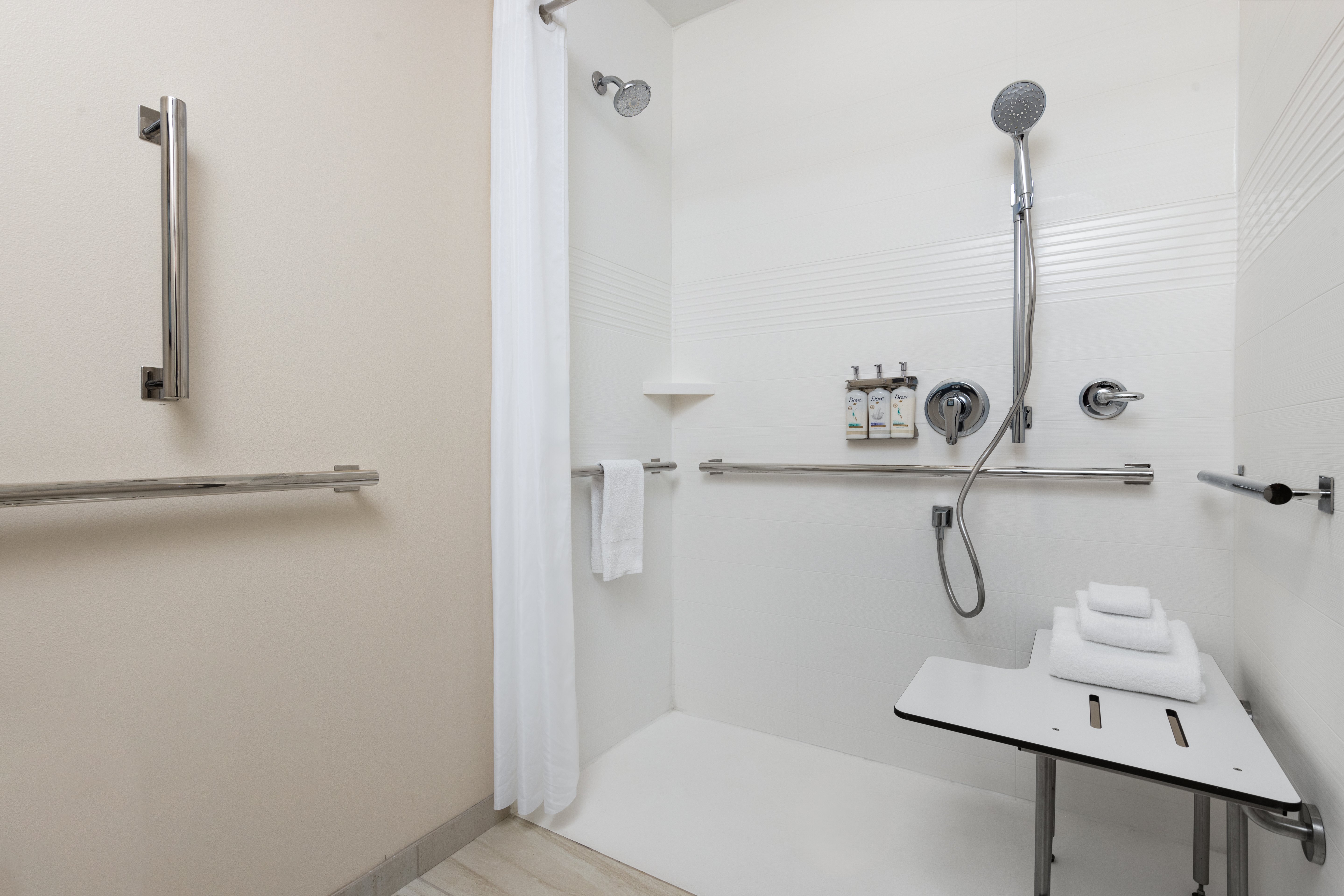Candlewood Suites McPherson 18/18