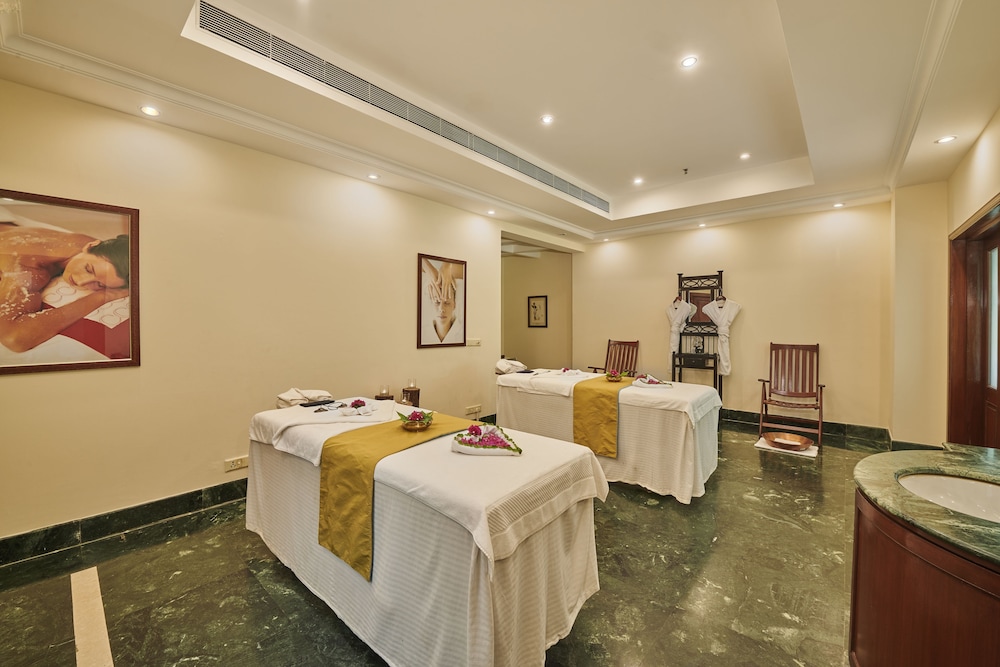 The Lalit Golf And Spa Resort Goa 22/50