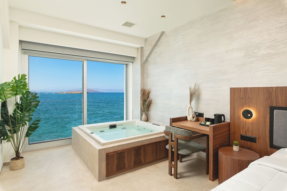 Elia Sea Suites 42/72