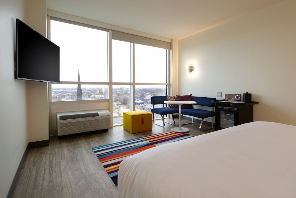 Aloft Buffalo Downtown 14/42
