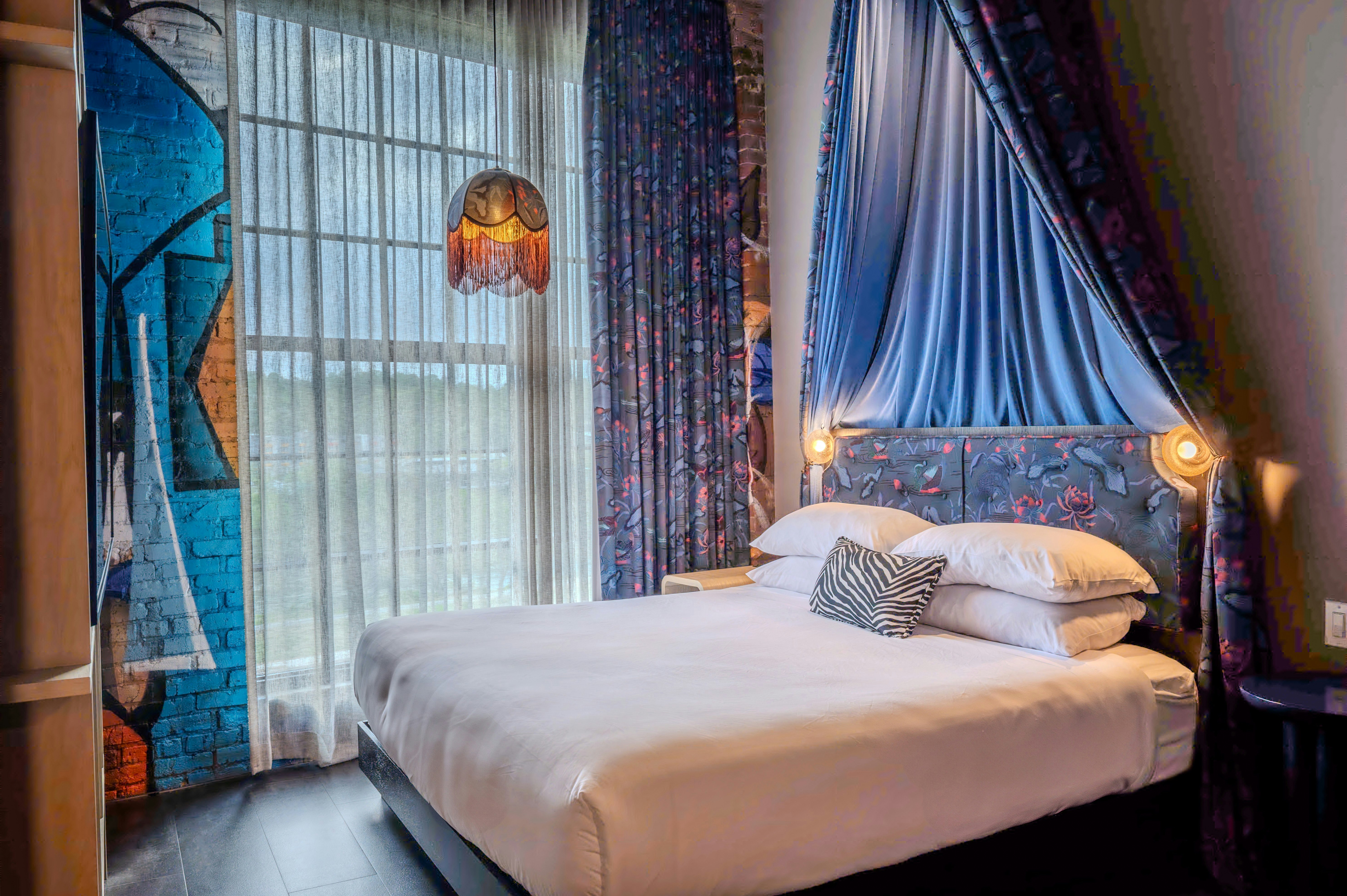 ROOM, KING BED, ACCESSIBLE