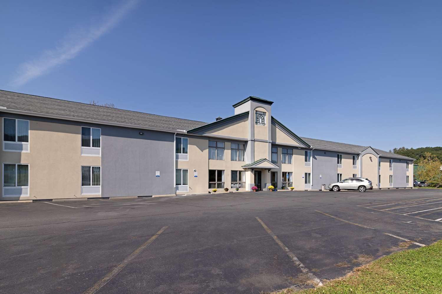 Quality Inn Lebanon, NH 33/37