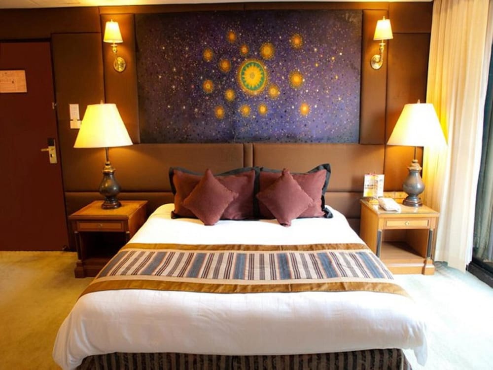 Diamond City Hotel 25/72