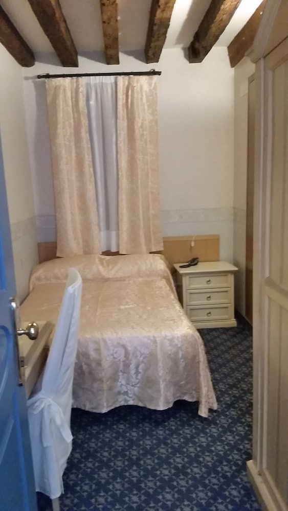 Tintoretto Hotel 33/79
