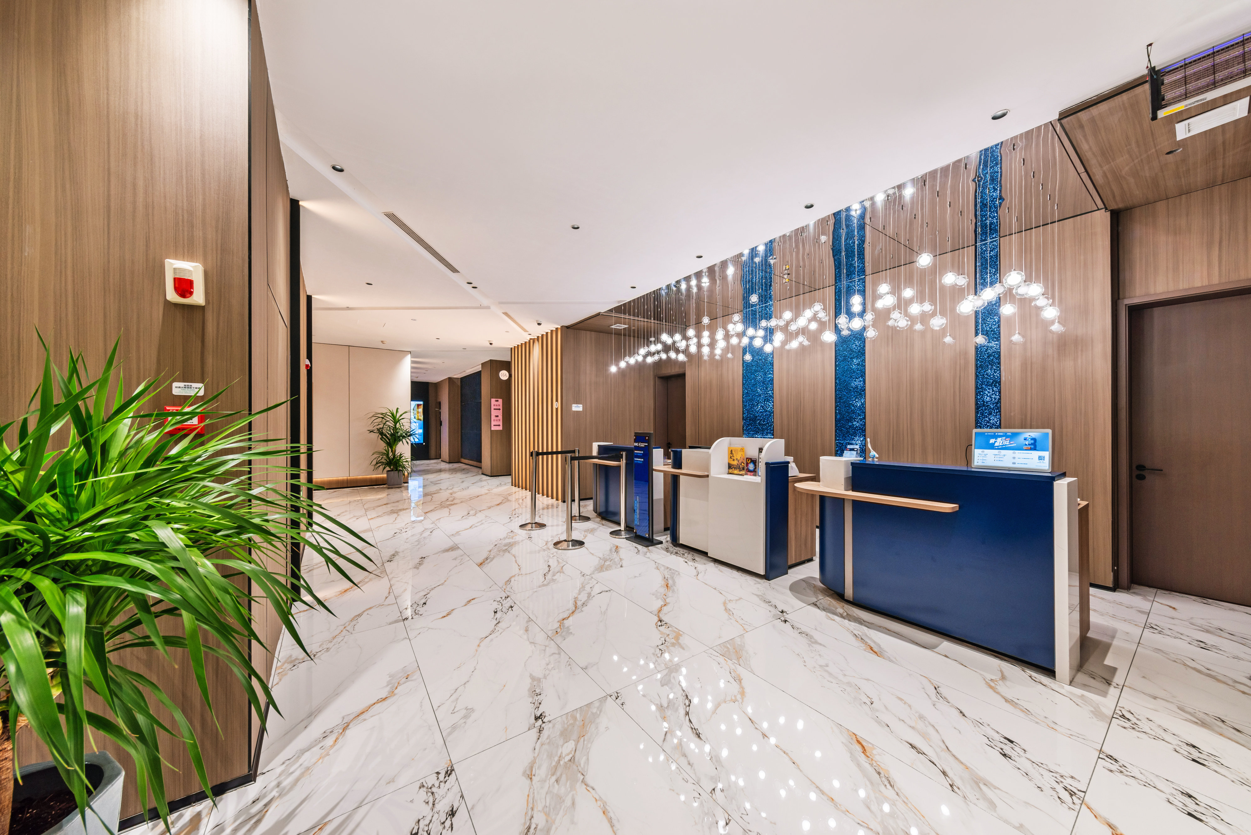 HOLIDAY INN EXPRESS CHENGDE DOWNTOWN 7/86