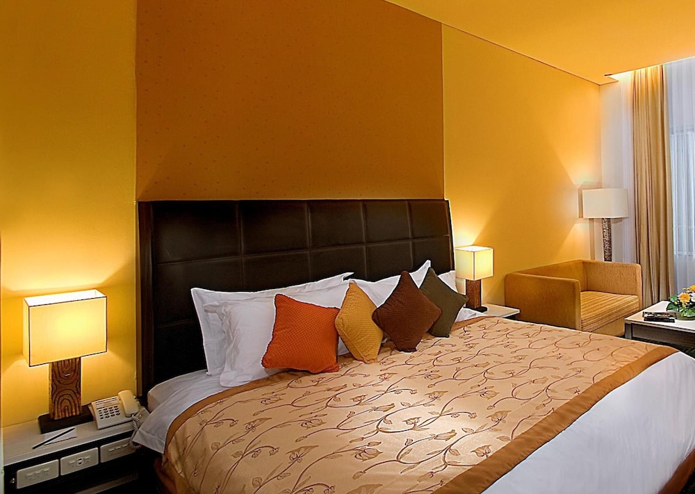 Golden Flower Hotel 15/49