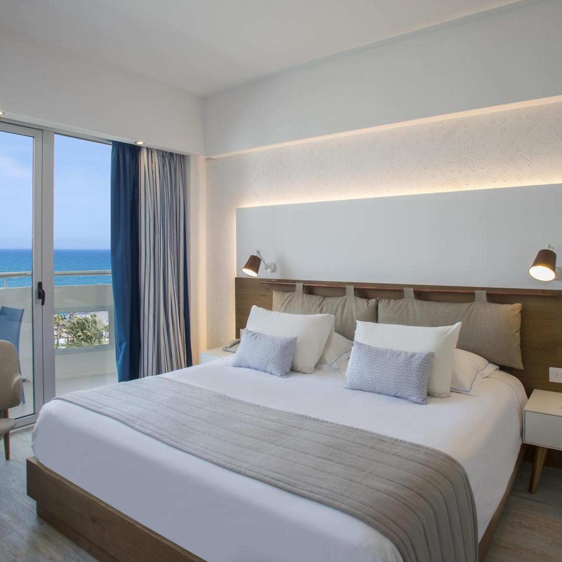 Premium, Superior, Double or Twin Bed, Lateral Side Sea View
