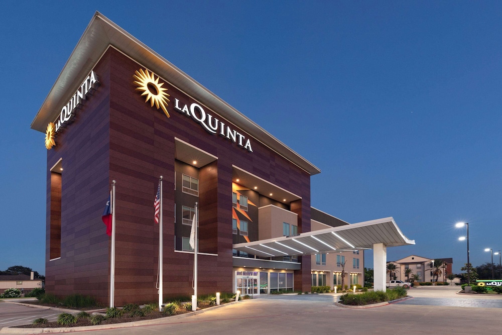 La Quinta Inn & Suites by Wyndham Texas City I 45 3/59